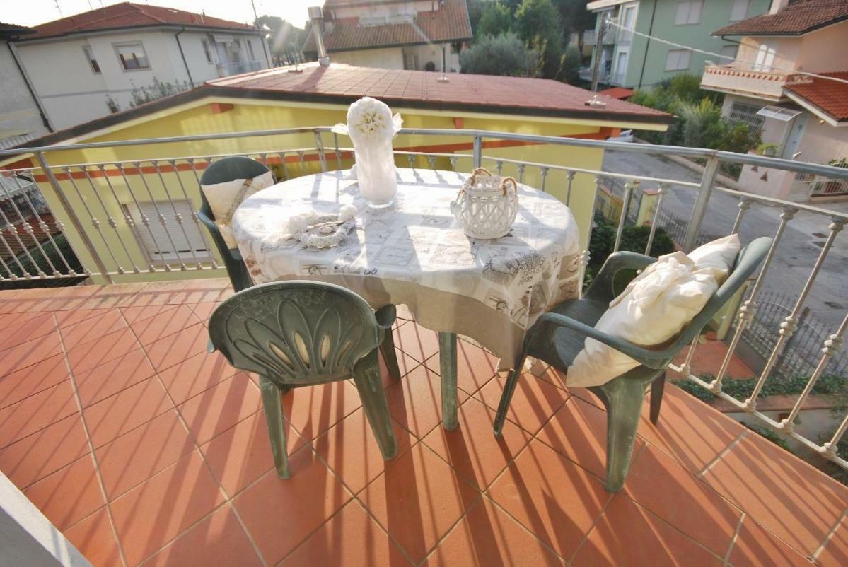 Raffinato Attico Vicino Al Mare Con Solarium Lido Di Camaiore Eksteriør bilde
